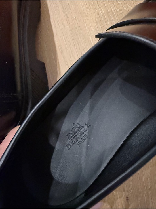 Elegant Hermes Hitch Loafers - Black Glacéd Calfskin - Size 40 main image 6